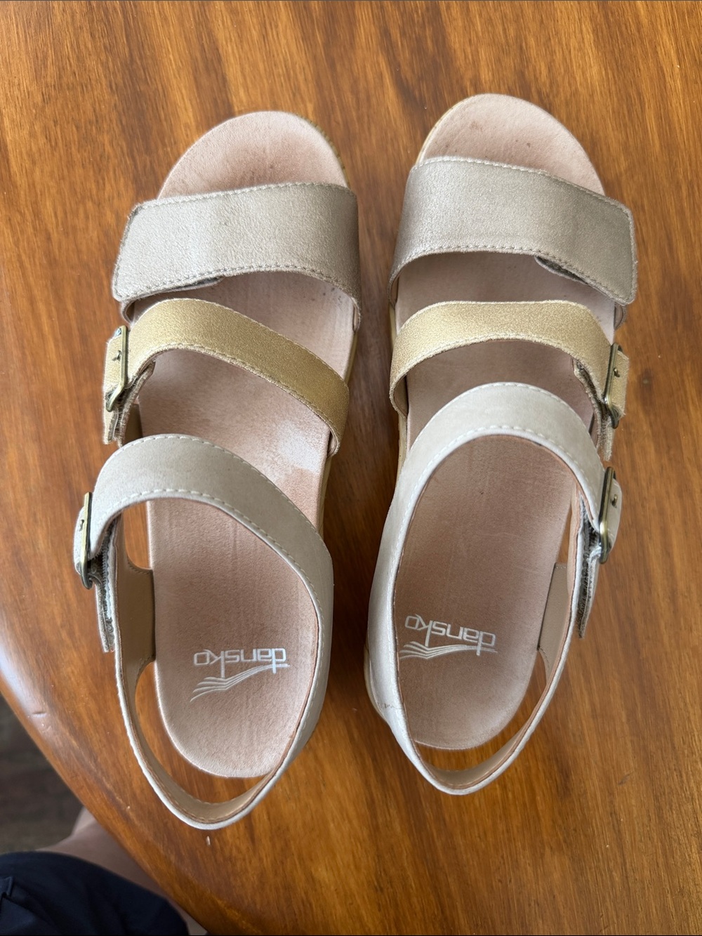 Dansko Women’s Neutral Beige Platform Sandals with Metallic Accent - Picture 2 of 3